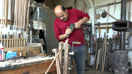 MHP Genel Başkanı Bahçeli için kurt başlı baston yaptı - BİTLİS