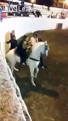 Une femme écrasée par un cheval sous le regard pétrifié des téléspectateurs