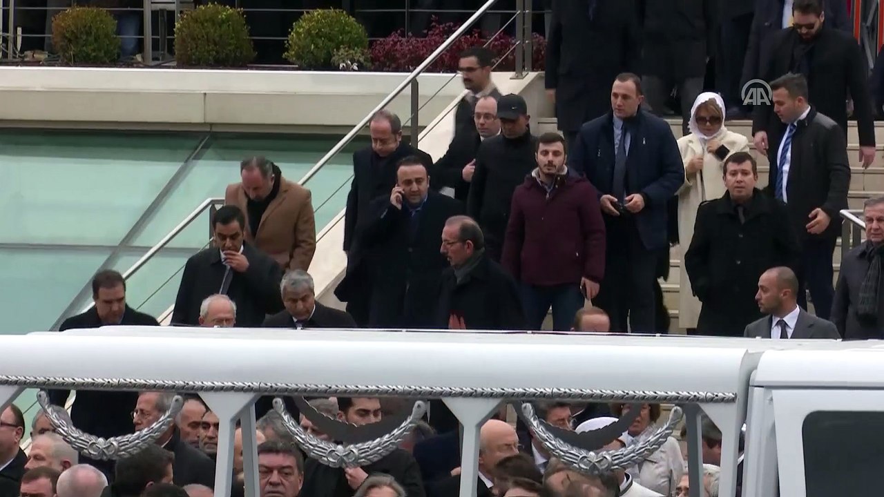 Eski Başbakanlardan Mesut Yılmaz'ın oğlunun vefatı - Cenaze namazı (3) - İSTANBUL