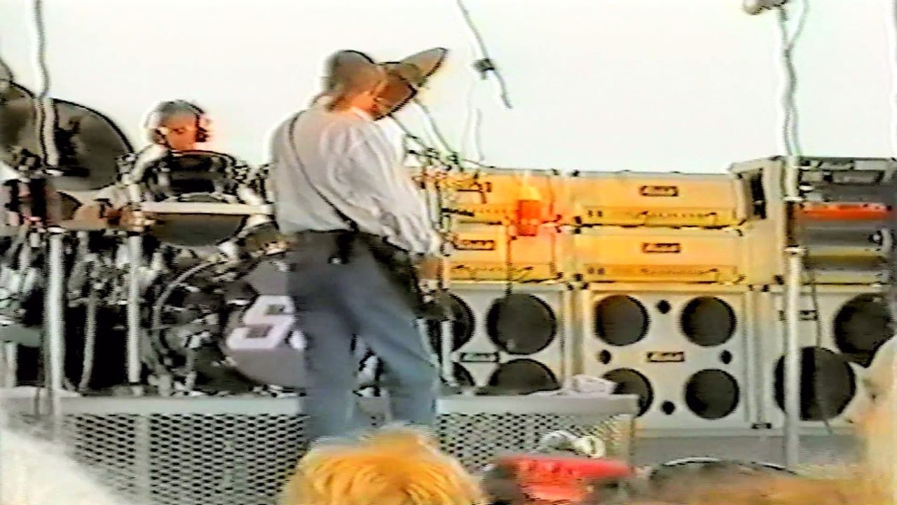 Status Quo Live - Down Down(Rossi,Young) - HMS Ark Royal,Portsmouth 30-7 2002