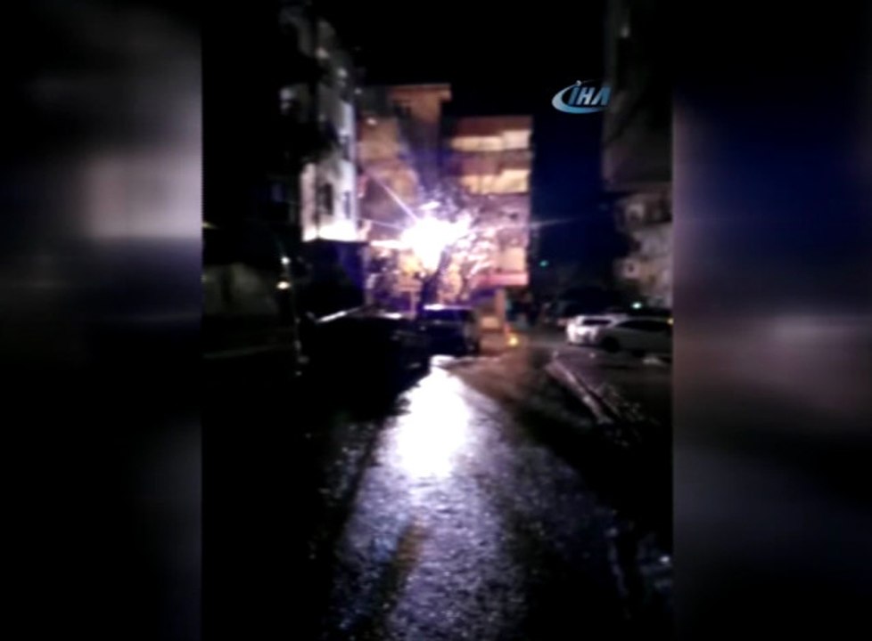 Elektrik Direğindeki Patlamalar Paniğe Yol Açtı