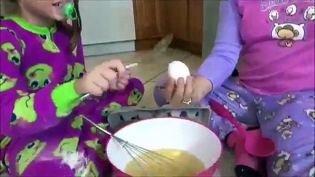 Bad Baby Cake Baking Fail Victoria Annabelle Freak Daddy Toy Freaks Family