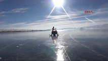 Kars-Çıldır Gölü Buz Tuttu