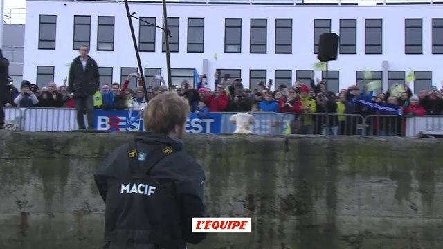 Voile - record : François Gabart met pied à terre à Brest