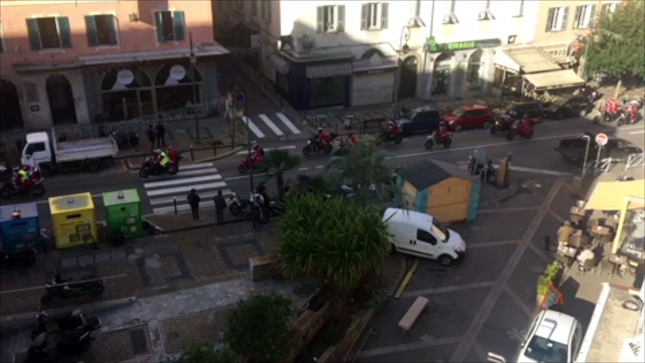 Défilé des motards en Père Noel à Ajaccio