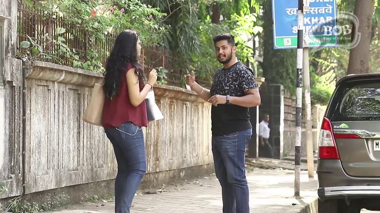 HILARIOUS_COCKROACH_PRANK_ON_GIRLS_-_Baap_Of_Bakchod_-_Raj