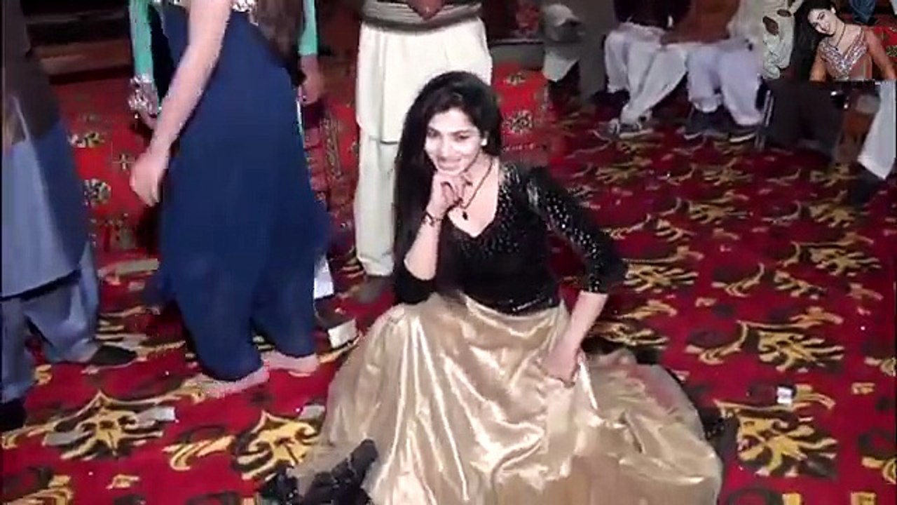 Mehak malik gadi tu manga de teil mei pawa dendi han Dance 2017