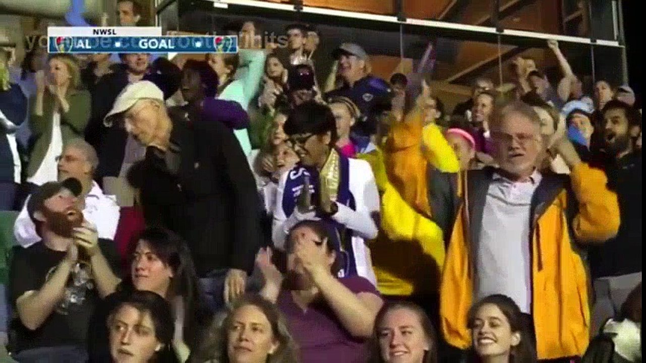 FOOTBALL FUNNY VIDEOS #88 ● WOMEN SOCCER GIRLS FAILS ● COMIC MOMENTS VINES 2017 ● Goals ● Skills88