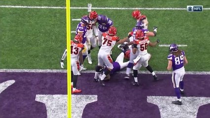 Latavius Murray powers through Bengals' defense for TD