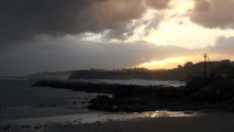 Tormentoso amanecer del 16 Dic en la costa de Candás, Asturias