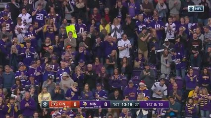 Keenum shows off his wheels on 20-yard scramble