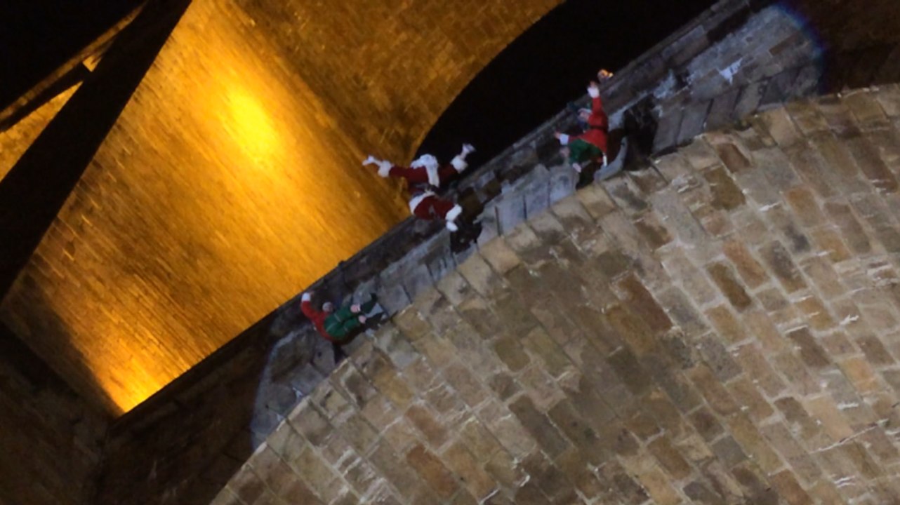 Descente en rappel du Père Noël