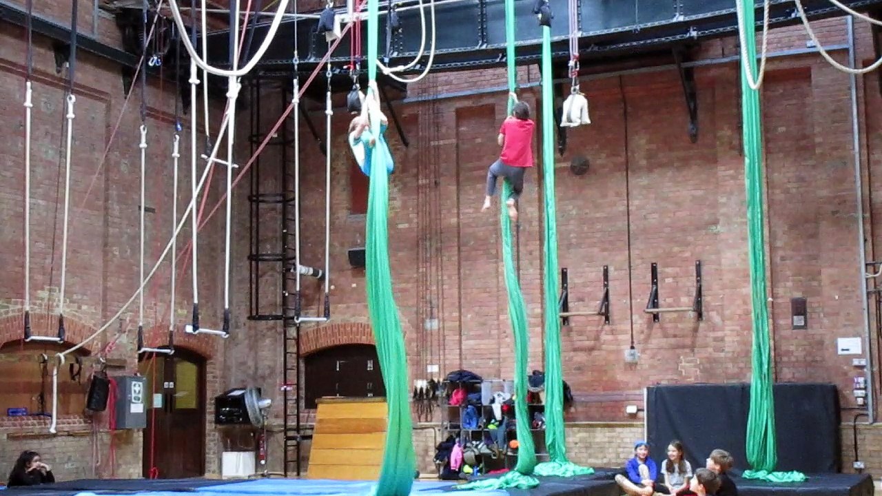Cirque - E