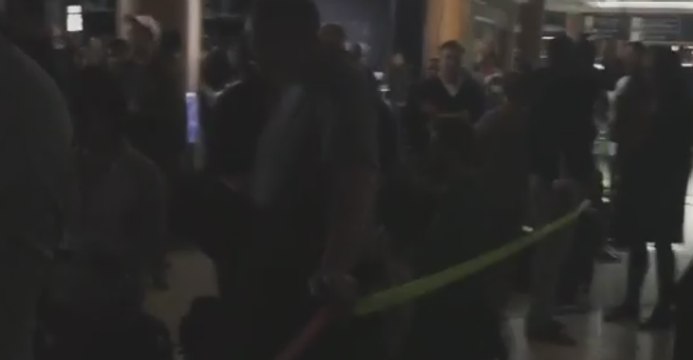 Passengers Wait in Darkness During Power Outage at Atlanta Airport