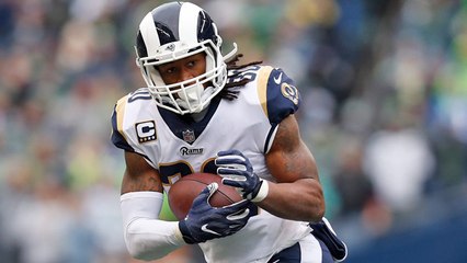 Todd Gurley cuts through gaping hole for 14-yard gain