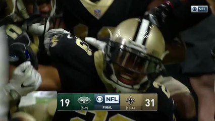 Marshon Lattimore makes leaping last-second INT