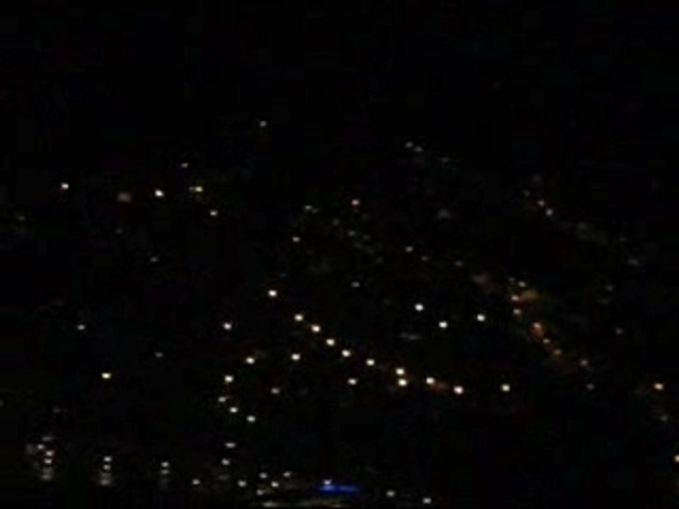 Survol de Binic de nuit