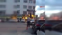İzmir Otomobilin Üzerine Çıkıp Ateş Açan Tutuklandı