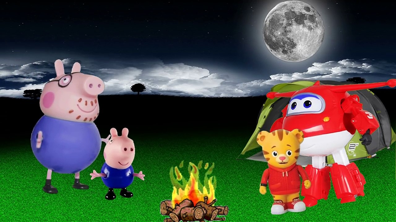 Peppa Pig George pig vira Lobisomem papai Pig Jett Super Wings e Daniel Tigre totoykids-BvsZYPpB634