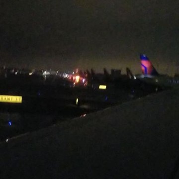 Atlanta Airport Power Outage Traps Travelers in Planes
