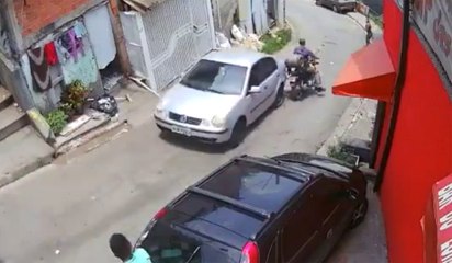 Otomobil Bir Anda Kaymaya Başladı