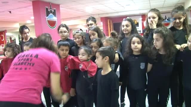 Ebeveynlere Jimnastik Önerisini- Beden Eğitimi Öğretmeni ve Jimnastik Antrenörü Çağla Demirdağ...