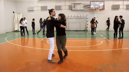 Hafta İçi Şifa Dağıtıyor Hafta Sonu Tango Öğretiyor - Elazığ\bingöl