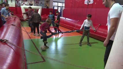 Boksör Adem Kılıçcı Down Sendromlu Çocuklar ve Yaşıtlarıyla Bir Araya Geldi