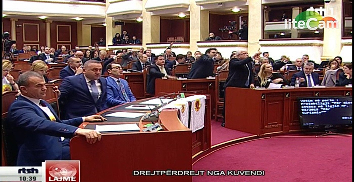 basha rrethohet nga garda