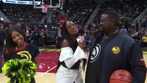 Un fan des Hawks d'Atlanta gagne 10 000 dollars grâce à un panier improbable