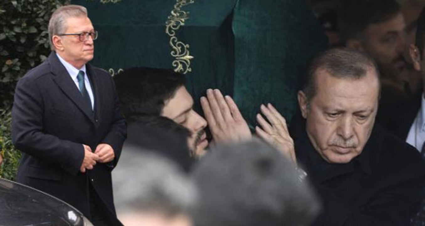 Yılmaz Ailesinin En Acı Günü! Mesut Yılmaz Oğlunun Tabutunu Omuzladı, Sonsuzluğa Uğurladı