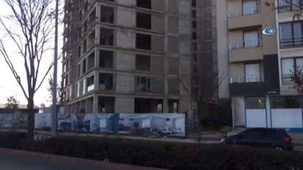 Ölüm Küçük Zeynep'i Kaldırımda Yakaladı