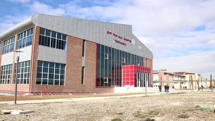 Sokak Hayvanlarına "Motosikletle Yemek Servisi"