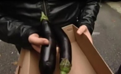 İnternetten Spor Ayakkabı Siparişi Verdiler Paketten Patlıcan Çıktı