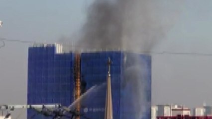 상가 공사장에 불...작업자 2명 연기 마셔 / YTN