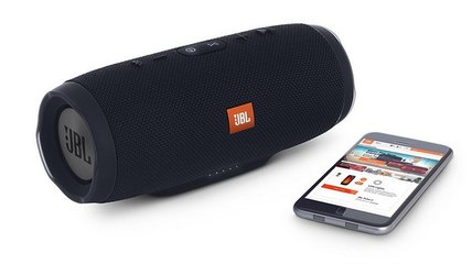 JBL Charge 3, el altavoz sumergible que carga tu móvil