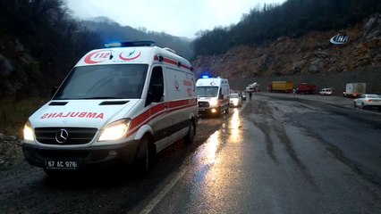 112 çalışanlarının kullandığı otomobil dereye uçtu: 2 yaralı