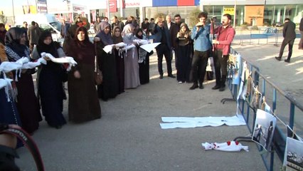 ABD Konsolosluğu önüne sapan ve kanlı oyuncak bebek bırakıldı