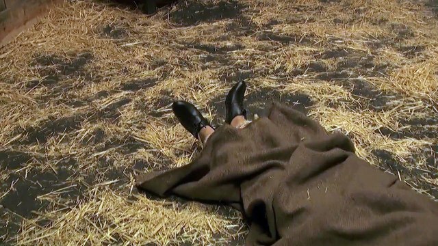 La policía de Puente Viejo encuentra a Severo con las manos en la masa