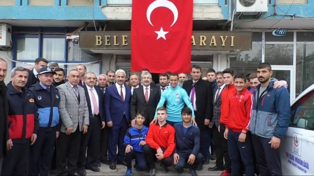 Ampute Milli Takım'ın gazi kaptanı Osman Çakmak memleketi Tokat’ta