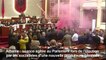 Albanie: l'opposition jette des fumigènes au Parlement