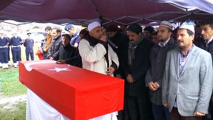 Binbaşı son yolculuğuna uğurlandı