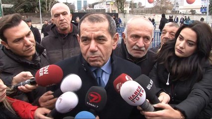 Yavuz Yılmaz son yolculuğuna uğurlandı. Cenaze törenine çok sayıda siyasi, iş adamı ve sanat camiasından ünlü isimler katıldı