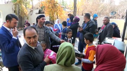 Siverek'te 100 engelli çocuğa bot dağıtıldı