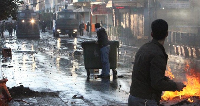 Kuzey Irak Karıştı! Bölgesel Kürt Yönetimine İsyan Eden Halk Sokakları Savaş Alanına Çevirdi