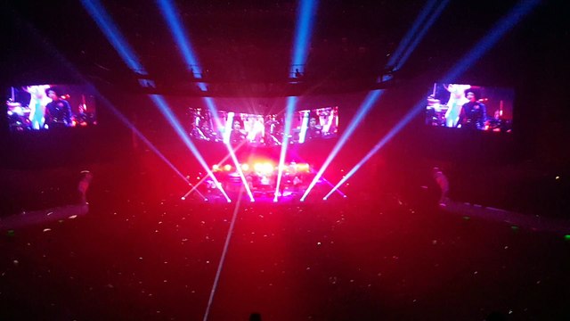 Sprawl II (Mountains Beyond Mountains)