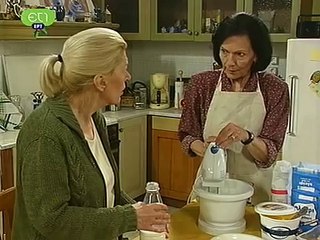 Μαμά και γιος (2002) 25ο Επεισόδιο [O.Hlios.Kaiei.Kai.Gia.Mas.Tous.Gay]