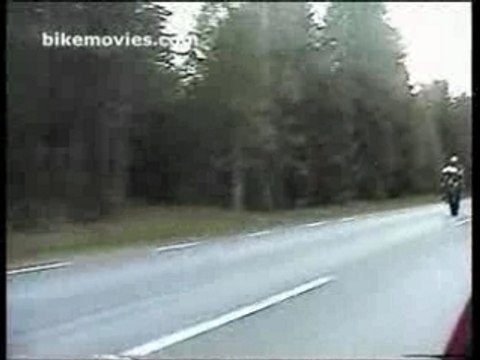 Moto - R 1000 gsx - Bikes street stunts 5