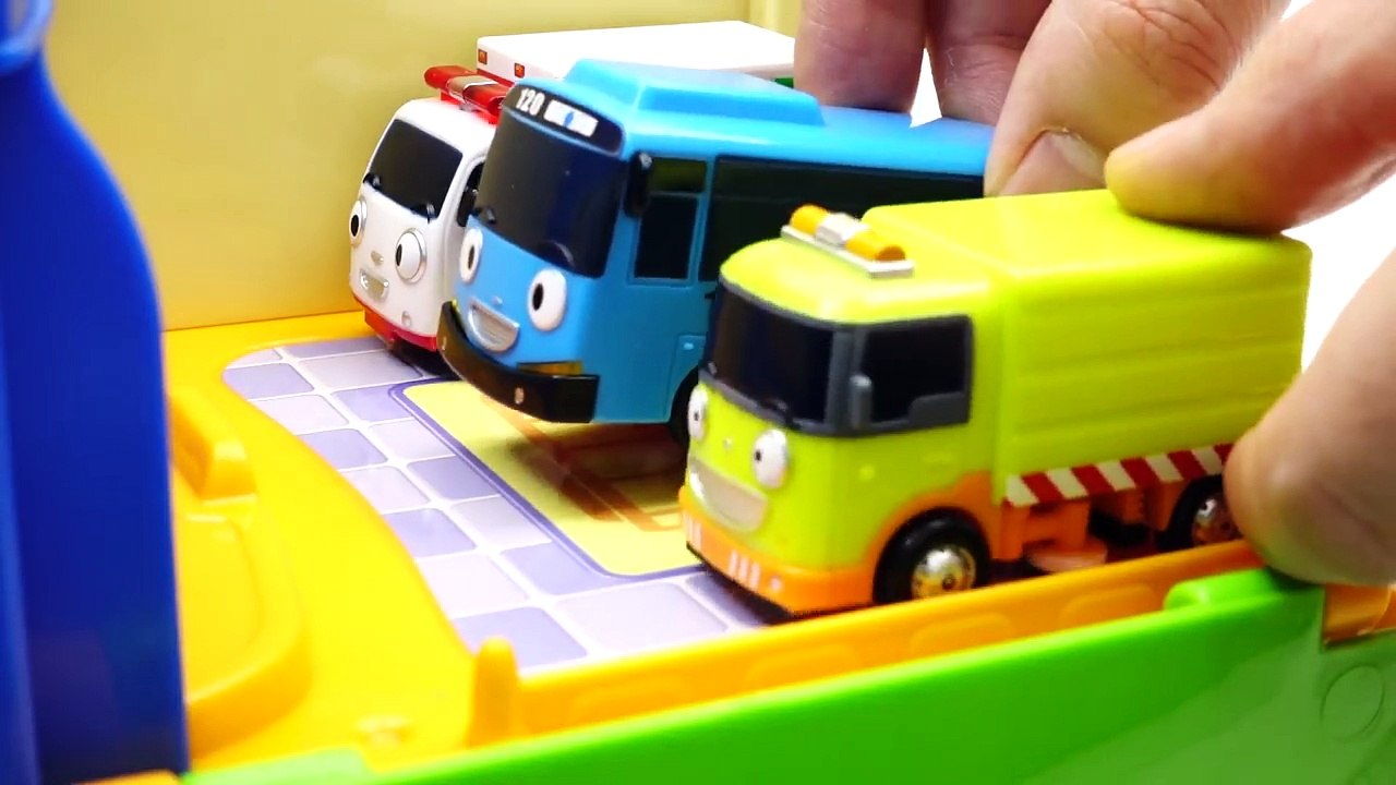 Go Go Super Wings, Tayo School is Under Attack by Monster Bugs-0G7msqrqJ3Q