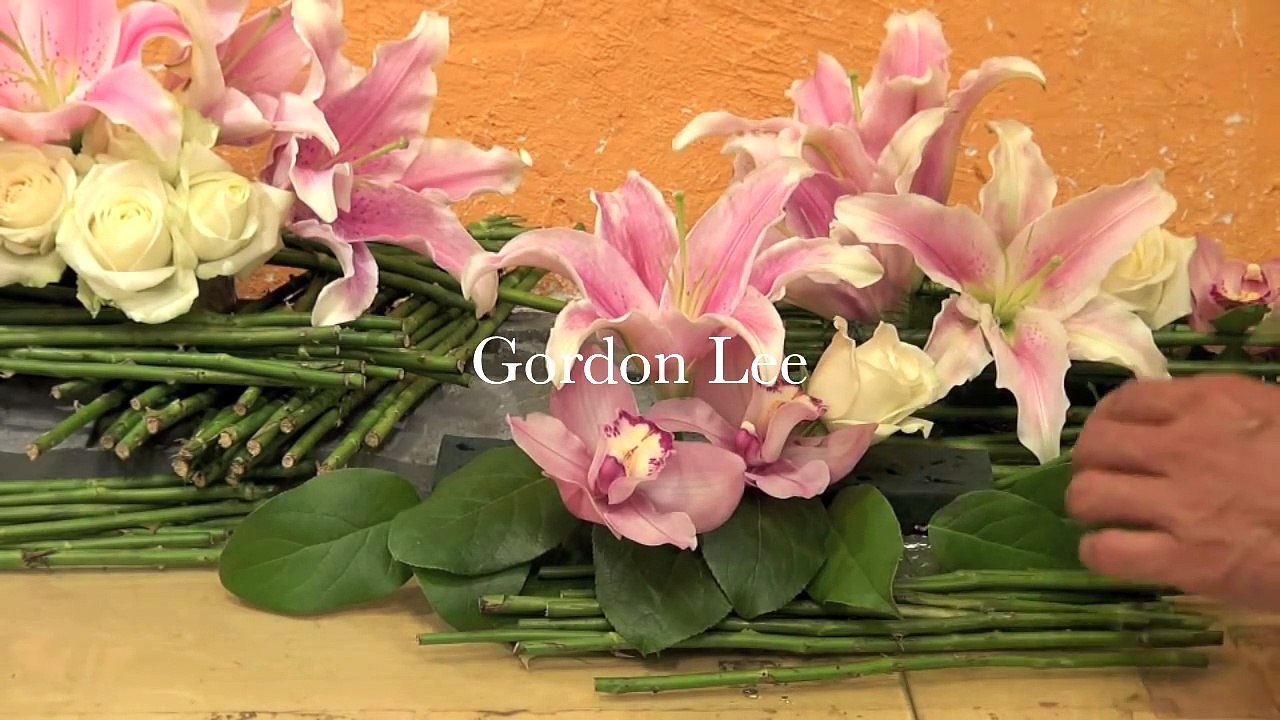 Arrangement floral, design floral de Gordon Lee, fleurs d'églises, art floral , CH11-7rtDyNxgi40